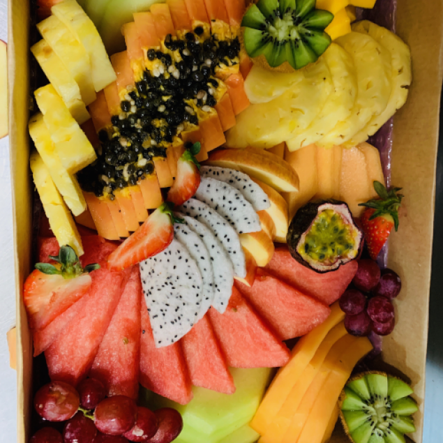 Seasonal fresh fruit box (individually packed)