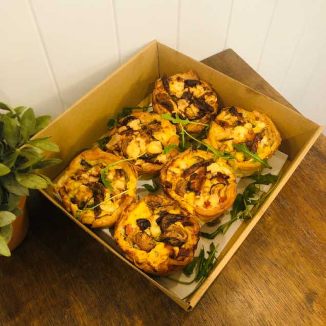 Oven baked cocktail garden quiches