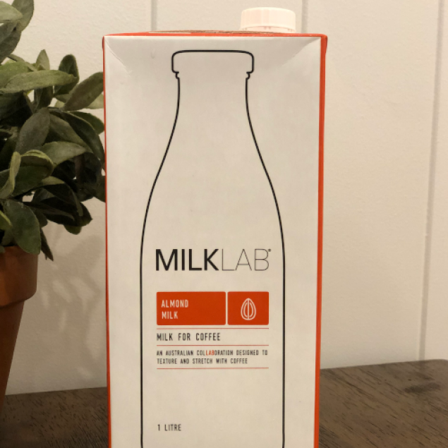 Almond milk 1lt (Milk Lab)